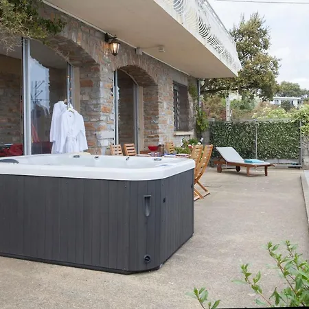 Maison Maria: Beachside With Private Pool And Jacuzzi Holiday home