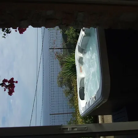 度假居 Maison De 2 Avec Piscine Privee Jacuzzi Et Terrasse A Maria Di Lota A 1 Km De La Plage Santa-Maria-di-Lota