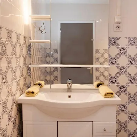 Maison De 2 Avec Piscine Privee Jacuzzi Et Terrasse A Maria Di Lota A 1 Km De La Plage * Santa-Maria-di-Lota