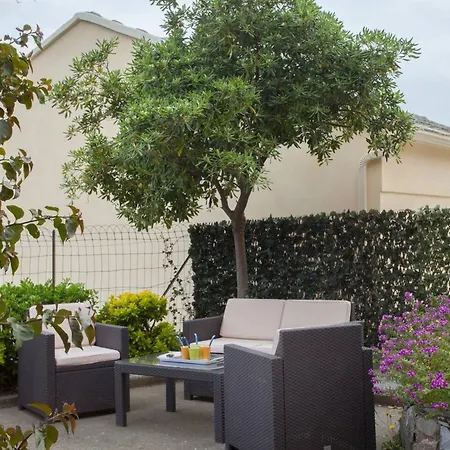 Semesterbostad Maison De 2 Avec Piscine Privee Jacuzzi Et Terrasse A Maria Di Lota A 1 Km De La Plage Santa-Maria-di-Lota